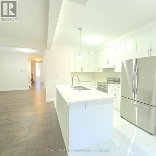 118 King Street E, Ingersoll, ON - Indoor Photo Showing Kitchen With Double Sink With Upgraded Kitchen