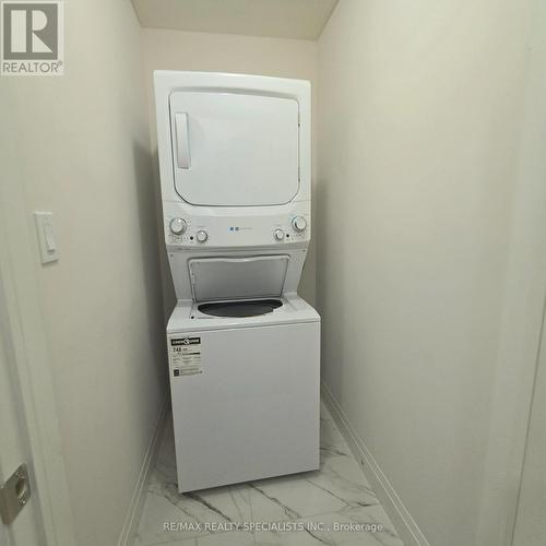 118 King Street E, Ingersoll, ON - Indoor Photo Showing Laundry Room