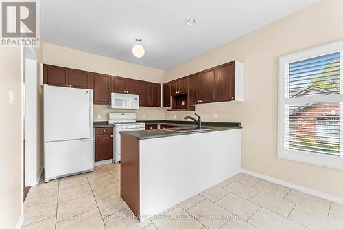 485 Nova Scotia Court, Woodstock, ON - Indoor Photo Showing Kitchen