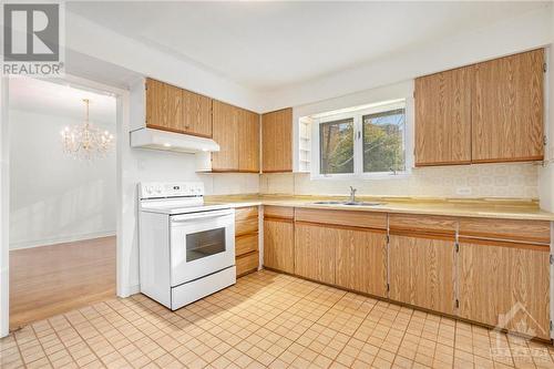 2090 Prince Charles Road, Ottawa, ON - Indoor Photo Showing Kitchen