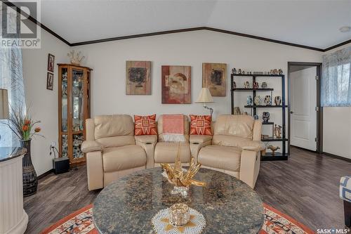 5 Garrettsee Street, Duval, SK - Indoor Photo Showing Living Room