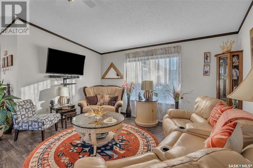 5 Garrettsee Street, Duval, SK - Indoor Photo Showing Living Room