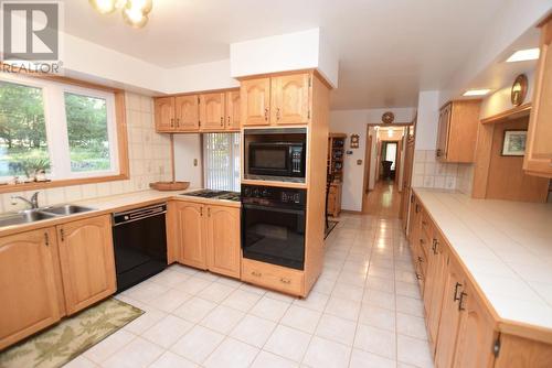 9 Kennedy Rd, Blind River, ON - Indoor Photo Showing Kitchen With Double Sink