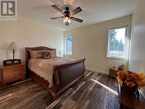 1881 Foxwood Trail, Windermere, BC - Indoor Photo Showing Bedroom