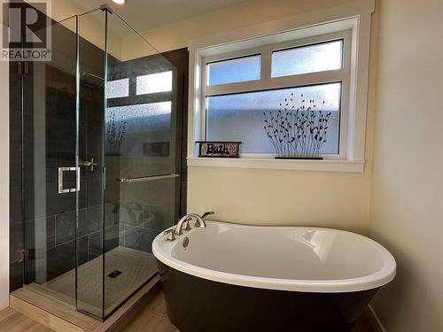 1881 Foxwood Trail, Windermere, BC - Indoor Photo Showing Bathroom