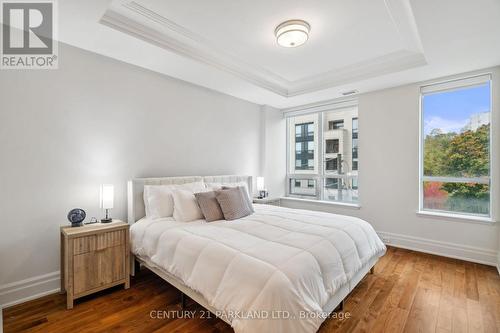 409 - 155 St Clair Avenue W, Toronto, ON - Indoor Photo Showing Bedroom