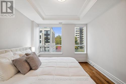 409 - 155 St Clair Avenue W, Toronto, ON - Indoor Photo Showing Bedroom