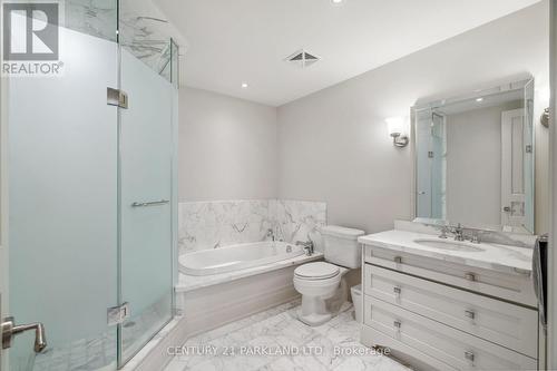 409 - 155 St Clair Avenue W, Toronto, ON - Indoor Photo Showing Bathroom