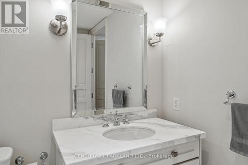 409 - 155 St Clair Avenue W, Toronto, ON - Indoor Photo Showing Bathroom