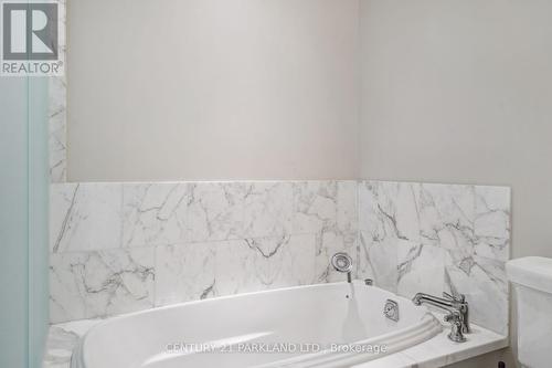 409 - 155 St Clair Avenue W, Toronto, ON - Indoor Photo Showing Bathroom