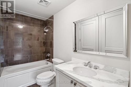 409 - 155 St Clair Avenue W, Toronto, ON - Indoor Photo Showing Bathroom