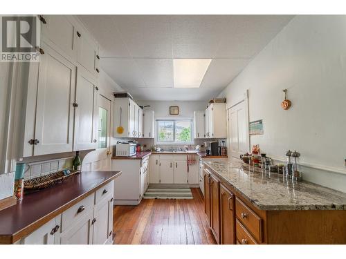 14612 Garnet Avenue, Summerland, BC - Indoor Photo Showing Kitchen