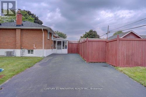 1431 Park Road S, Oshawa, ON - Outdoor