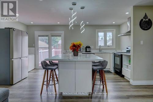 1431 Park Road S, Oshawa, ON - Indoor Photo Showing Kitchen