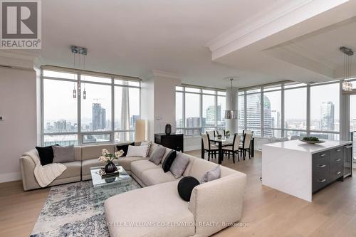 Ph 5202 - 65 Bremner Boulevard, Toronto, ON - Indoor Photo Showing Living Room