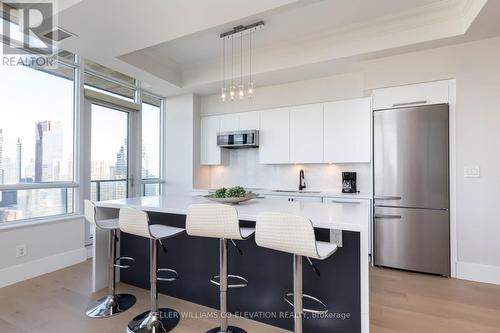 Ph 5202 - 65 Bremner Boulevard, Toronto, ON - Indoor Photo Showing Kitchen With Upgraded Kitchen