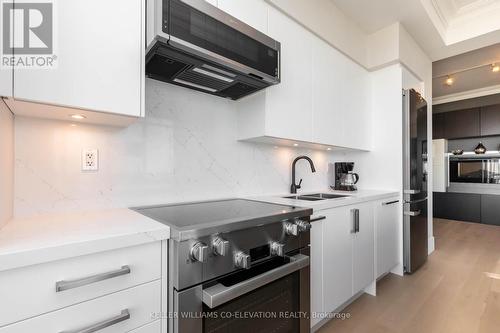 Ph 5202 - 65 Bremner Boulevard, Toronto, ON - Indoor Photo Showing Kitchen With Double Sink With Upgraded Kitchen