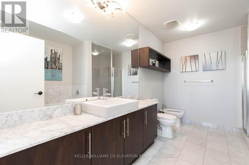 Ph 5202 - 65 Bremner Boulevard, Toronto, ON - Indoor Photo Showing Bathroom