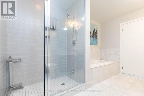 Ph 5202 - 65 Bremner Boulevard, Toronto, ON - Indoor Photo Showing Bathroom