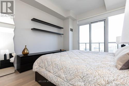 Ph 5202 - 65 Bremner Boulevard, Toronto, ON - Indoor Photo Showing Bedroom