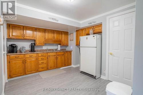 44 Plumridge Court, Ajax, ON - Indoor Photo Showing Kitchen