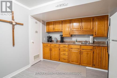 44 Plumridge Court, Ajax, ON - Indoor Photo Showing Kitchen With Double Sink