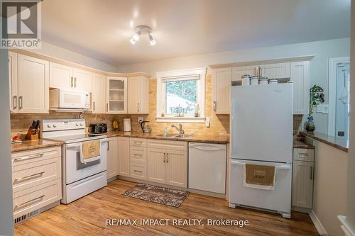 44 Plumridge Court, Ajax, ON - Indoor Photo Showing Kitchen