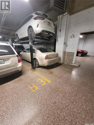 420 120 23Rd Street E, Saskatoon, SK - Indoor Photo Showing Garage