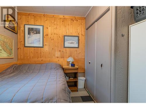 2196 Eighth Avenue, Trail, BC - Indoor Photo Showing Bedroom