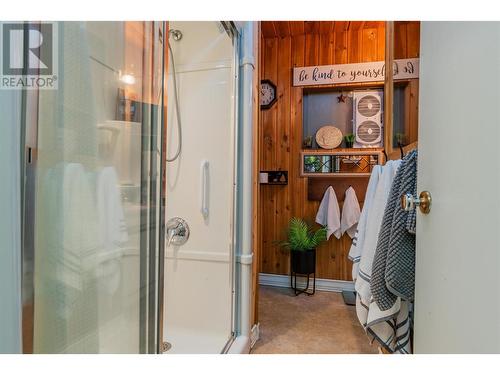 2196 Eighth Avenue, Trail, BC - Indoor Photo Showing Bathroom