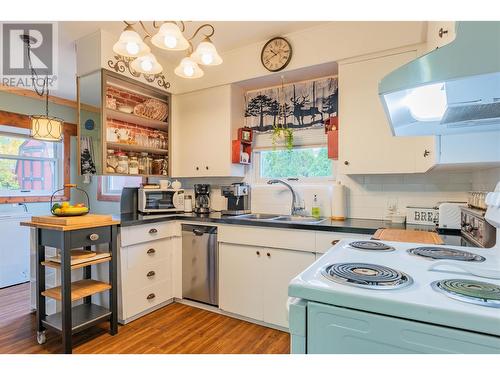 2196 Eighth Avenue, Trail, BC - Indoor Photo Showing Kitchen With Double Sink