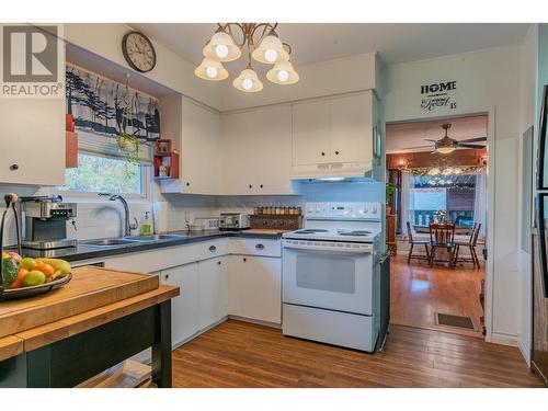 2196 Eighth Avenue, Trail, BC - Indoor Photo Showing Kitchen