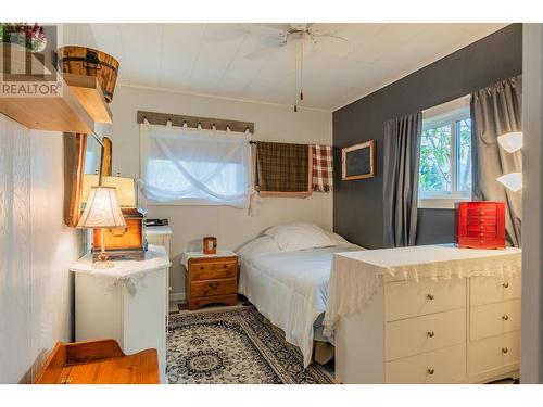 2196 Eighth Avenue, Trail, BC - Indoor Photo Showing Bedroom