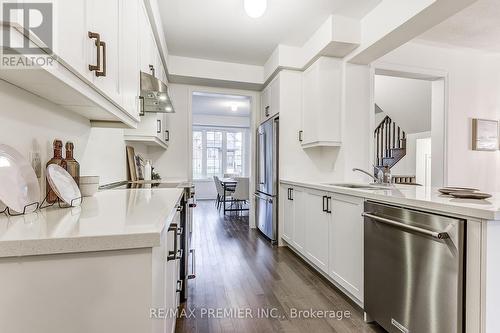 307 Coronation Road, Whitby, ON - Indoor Photo Showing Kitchen