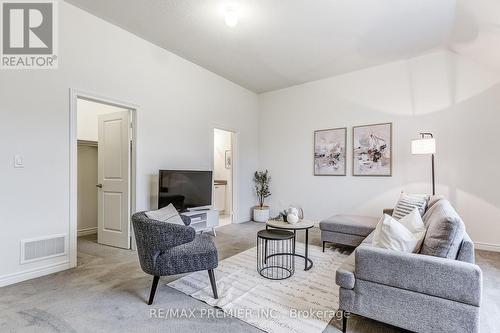 307 Coronation Road, Whitby, ON - Indoor Photo Showing Living Room