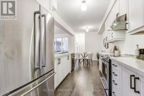 307 Coronation Road, Whitby, ON - Indoor Photo Showing Kitchen With Upgraded Kitchen