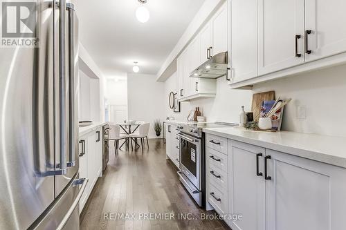 307 Coronation Road, Whitby, ON - Indoor Photo Showing Kitchen With Upgraded Kitchen