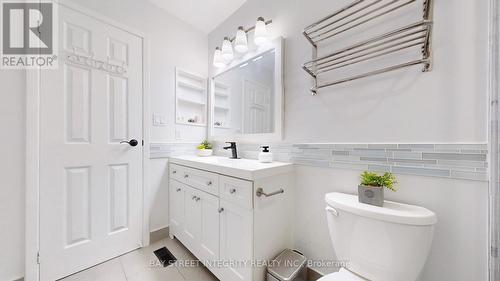 22 Lansbury Court, Vaughan, ON - Indoor Photo Showing Bathroom