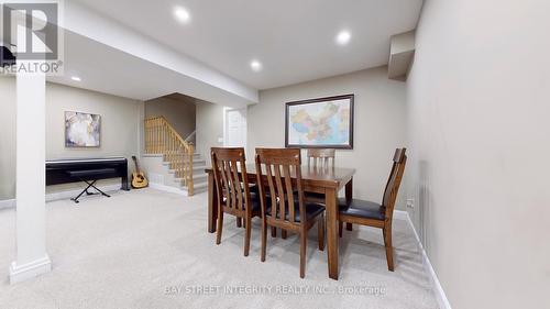 22 Lansbury Court, Vaughan, ON - Indoor Photo Showing Dining Room