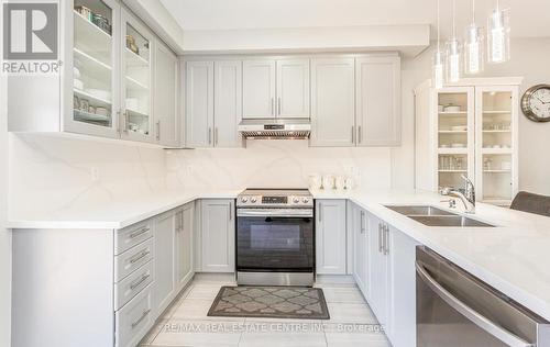 3 Dalbeattie Drive, Brampton, ON - Indoor Photo Showing Kitchen With Double Sink With Upgraded Kitchen