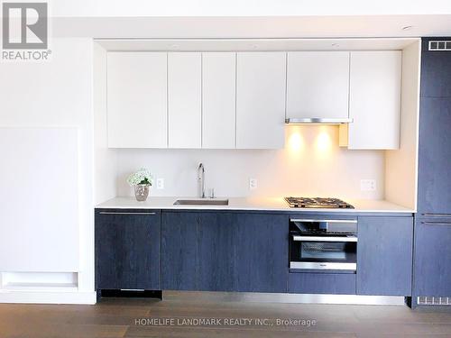 1304 - 81 Wellesley Street E, Toronto, ON - Indoor Photo Showing Kitchen