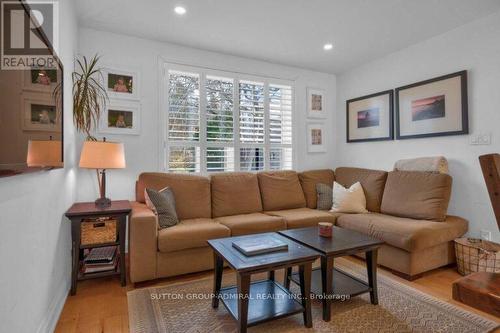 485 Kettleby Road, King, ON - Indoor Photo Showing Living Room