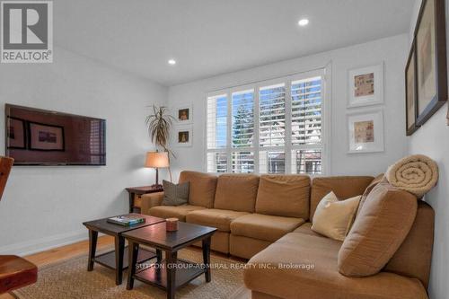 485 Kettleby Road, King, ON - Indoor Photo Showing Living Room