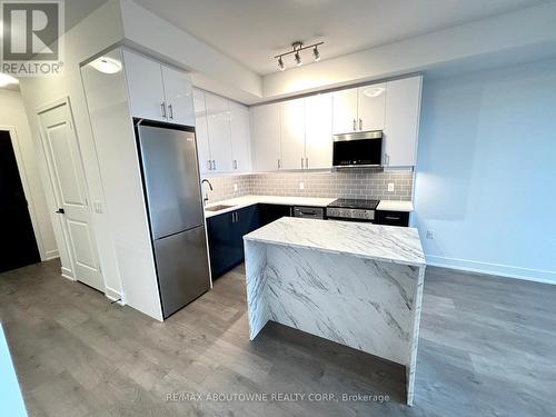 430 - 2343 Khalsa Gate, Oakville, ON - Indoor Photo Showing Kitchen