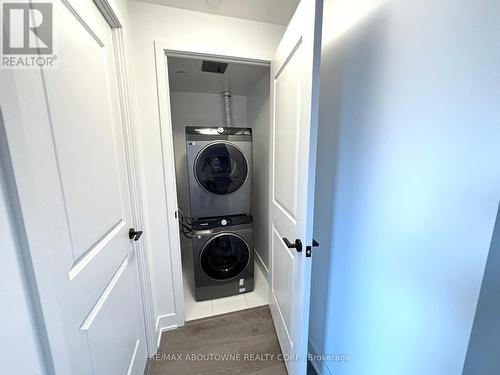 430 - 2343 Khalsa Gate, Oakville, ON - Indoor Photo Showing Laundry Room