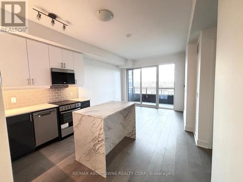 430 - 2343 Khalsa Gate, Oakville, ON - Indoor Photo Showing Kitchen