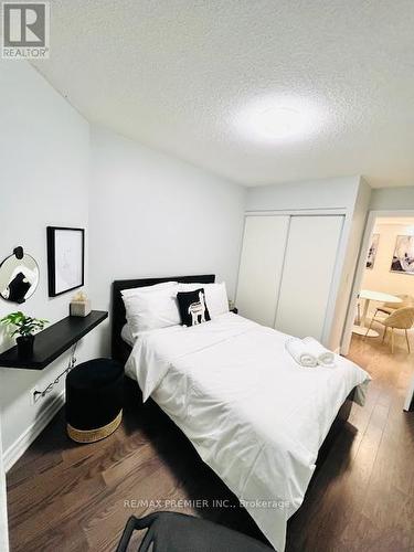 901 - 5418 Yonge Street, Toronto, ON - Indoor Photo Showing Bedroom