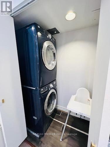 901 - 5418 Yonge Street, Toronto, ON - Indoor Photo Showing Laundry Room