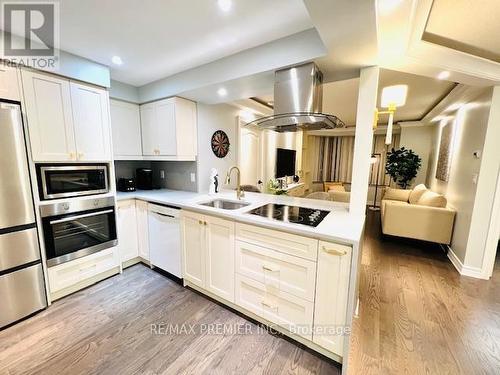 901 - 5418 Yonge Street, Toronto, ON - Indoor Photo Showing Kitchen