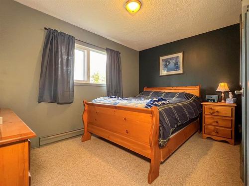 422 Nelson Street E, Virden, MB - Indoor Photo Showing Bedroom